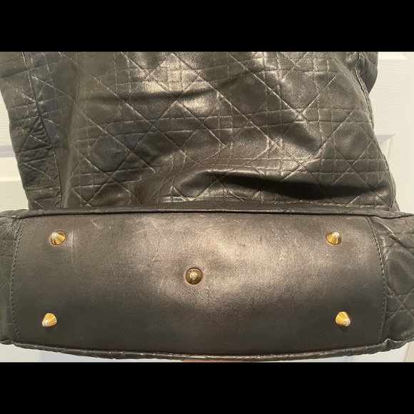 CHRISTIAN DIOR
Quilted Cannage Large Chain Tote - Picture 6 of 15